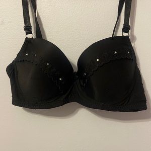 Women’s black bra